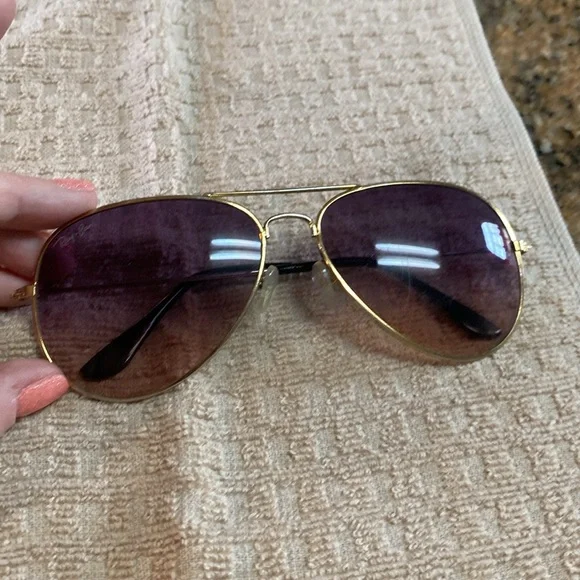 Lot of Ray-Ban Sunnies; All Have Light Scratching - Picture 4 of 7